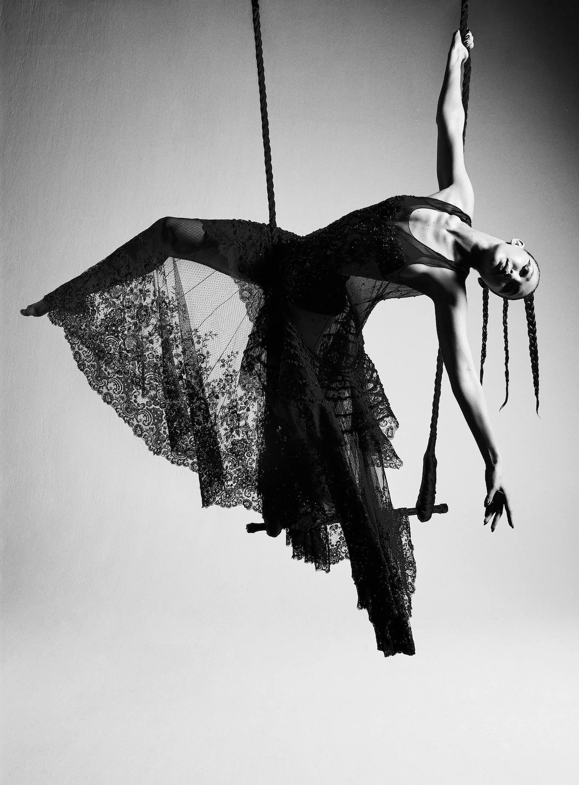 Fearless Gigi Is Airborne in V#134: Mario Sorrenti in V Magazine Fearless Gigi Is Airborne in V#134: Mario Sorrenti in V Magazine